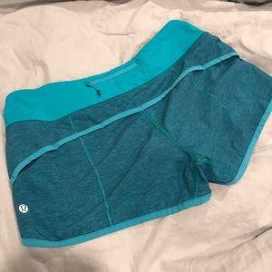 Lulu Lemon blue speed up short 2.5”